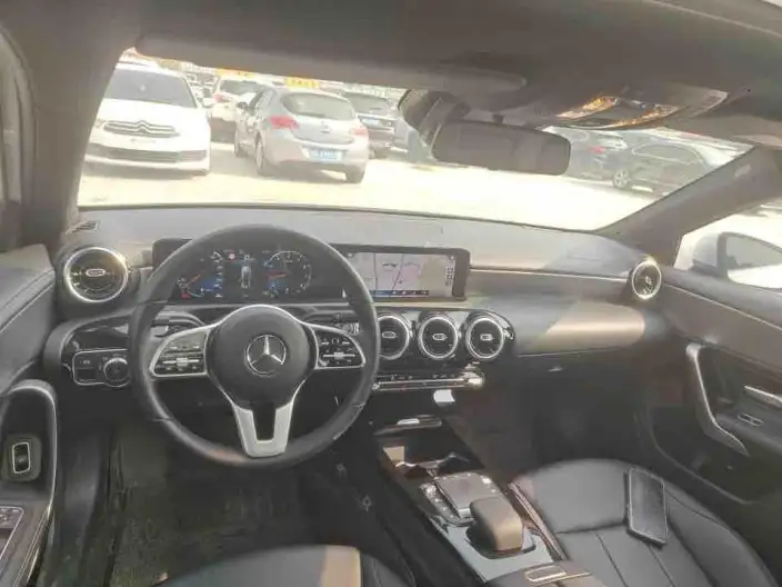 Mercedes-Benz A-class 2022 Model A 180 L – фото 6