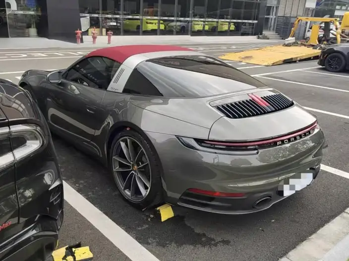 PORSCHE 911 2022 Model Targa 4 3.0T – фото 4