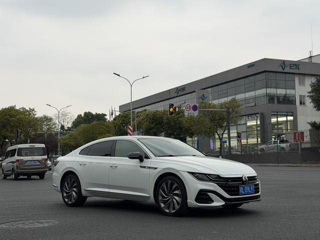 Volkswagen CC 2021 380TSI Eye-Catching – фото 3