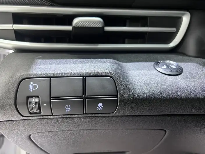 Hyundai Ioniq 2023 Model 1.5L CVT GLX Elite Edition – фото 10