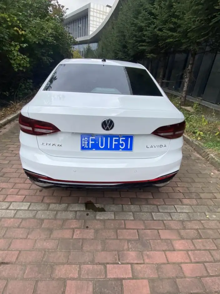 Volkswagen Lavida 2023 Model 1.5L Automatic Starry Sky Five Million Edition – фото 5