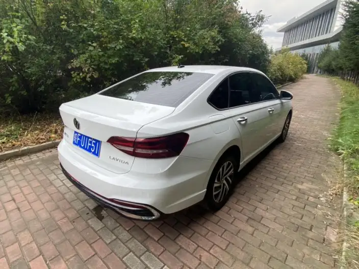Volkswagen Lavida 2023 Model 1.5L Automatic Starry Sky Five Million Edition – фото 6