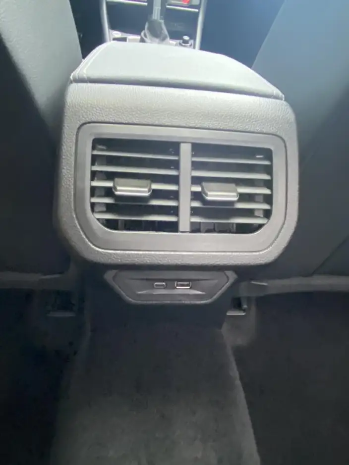 Volkswagen Lavida 2023 Model 1.5L Automatic Starry Sky Five Million Edition – фото 10