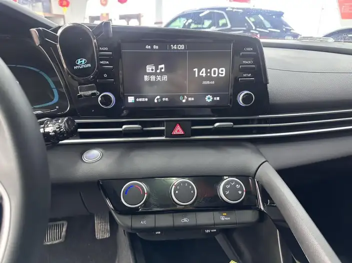 Hyundai Ioniq 2023 Model 1.5L CVT GLX Elite Edition – фото 5