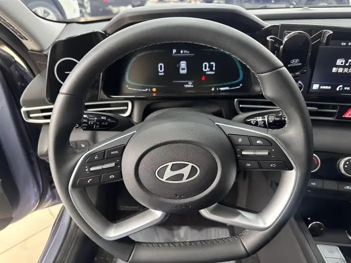 Hyundai Ioniq 2023 Model 1.5L CVT GLX Elite Edition – фото 7