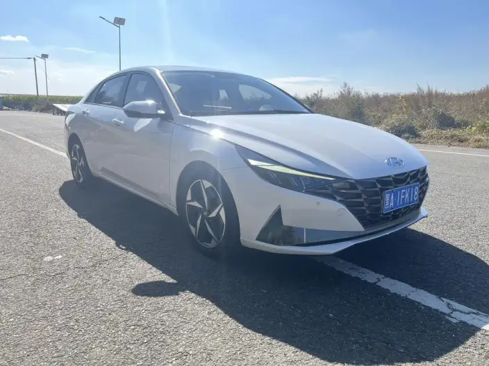 Hyundai Ioniq 2021 Model 1.5L CVT GLX Elite Edition – фото 3