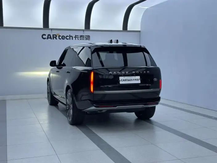 Range Rover 2026 Model 3.0 L6 400PS SE Long axis Edition – фото 3
