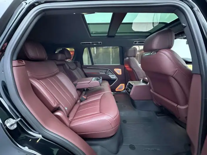 Range Rover 2026 Model 3.0 L6 400PS SE Long axis Edition – фото 9