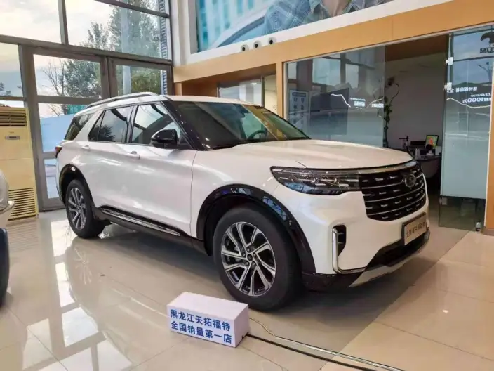 Ford Explorer 2024 Model 2.3T EcoBoost Rear Drive Fashion edition 7 seat – фото 3