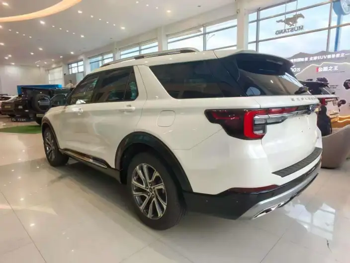 Ford Explorer 2024 Model 2.3T EcoBoost Rear Drive Fashion edition 7 seat – фото 4