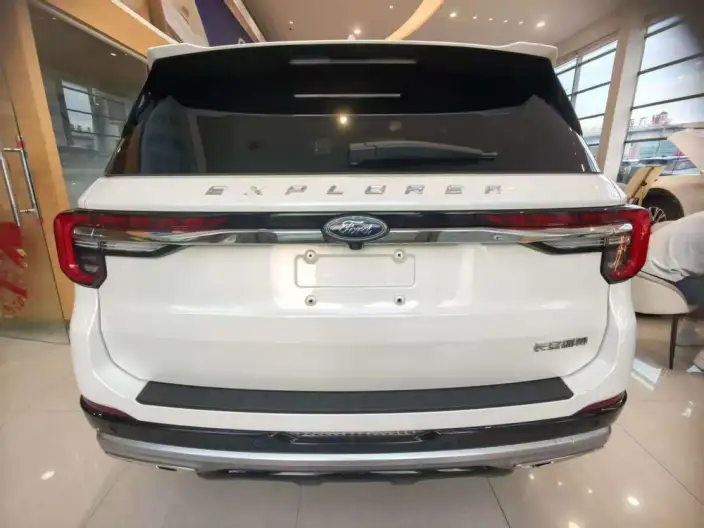 Ford Explorer 2024 Model 2.3T EcoBoost Rear Drive Fashion edition 7 seat – фото 5