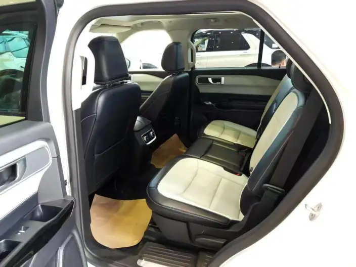Ford Explorer 2024 Model 2.3T EcoBoost Rear Drive Fashion edition 7 seat – фото 10