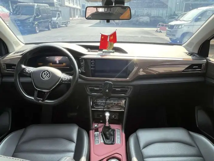 Volkswagen Tharu 2022 Model 280TSI 2WD Deluxe Edition – фото 7