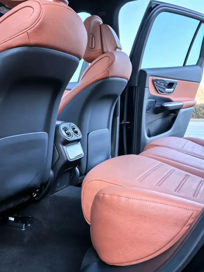 Mercedes-Benz GLC 2024 Model GLC 300 L 4MATIC Dynamic Model 5 seat – фото 6
