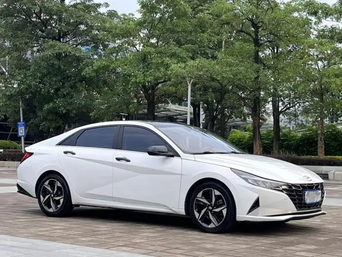 Hyundai Ioniq 2022 Model 1.5L CVT LUX Premium Edition – фото 3