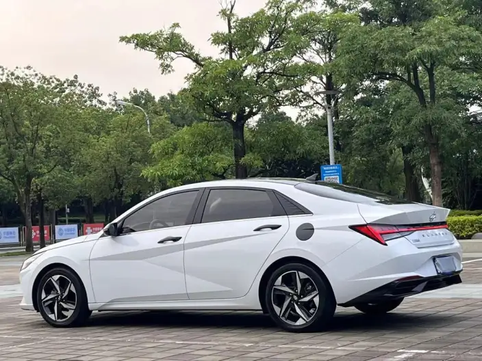 Hyundai Ioniq 2022 Model 1.5L CVT LUX Premium Edition – фото 4