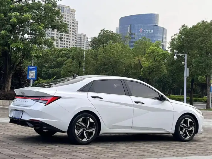 Hyundai Ioniq 2022 Model 1.5L CVT LUX Premium Edition – фото 6