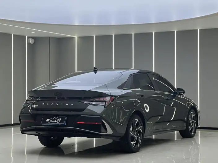 Hyundai Ioniq 2023 Model 1.5L CVT LUX Premium Edition – фото 6