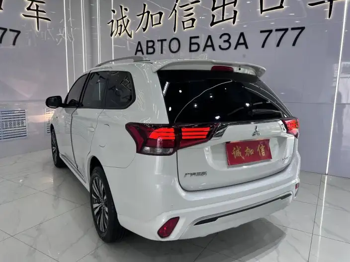 Mitsubishi Outlander 2021 Model 2.0L 2WD Smooth Ride Edition 5 seat