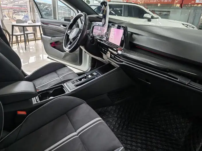 Volkswagen Golf 2023 Model 280TSI DSG R-Line Lite – фото 7