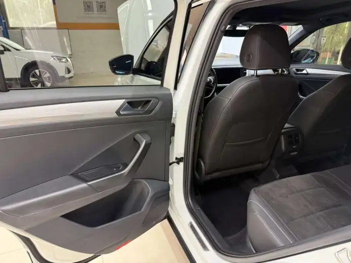 Volkswagen T-Roc 2022 Model 280TSI DSG 2WD R-Line Pro PLUS – фото 8