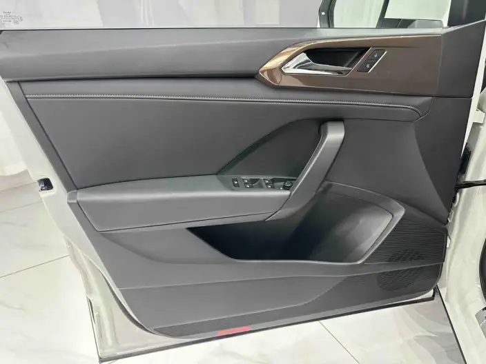 Volkswagen Tharu 2022 Model 280TSI 2WD Deluxe Edition – фото 10