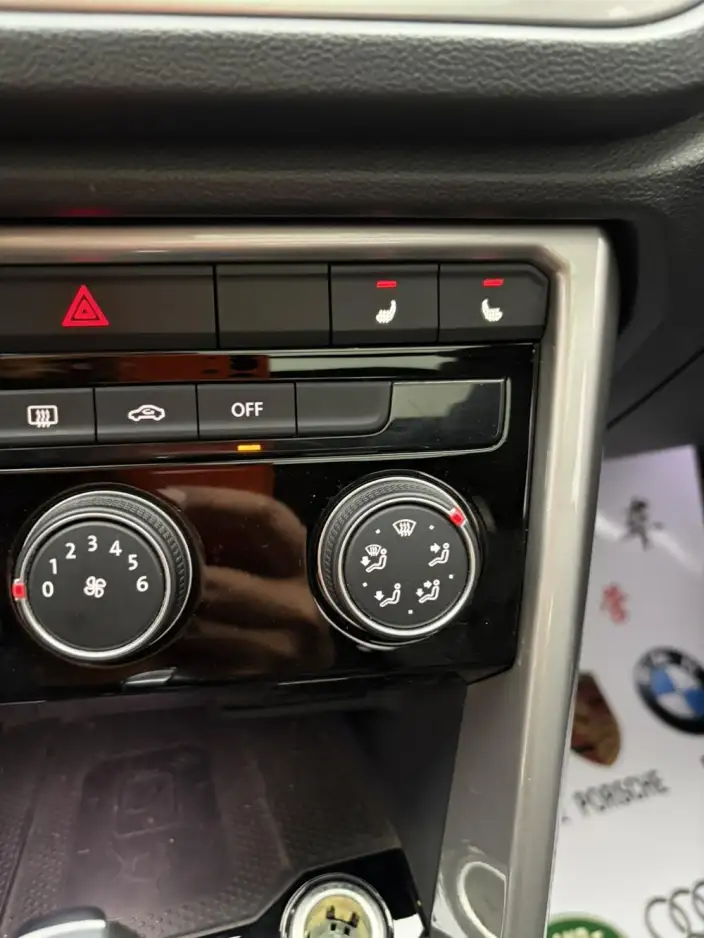 Volkswagen T-Roc 2022 Model 280TSI DSG 2WD R-Line Pro PLUS – фото 10