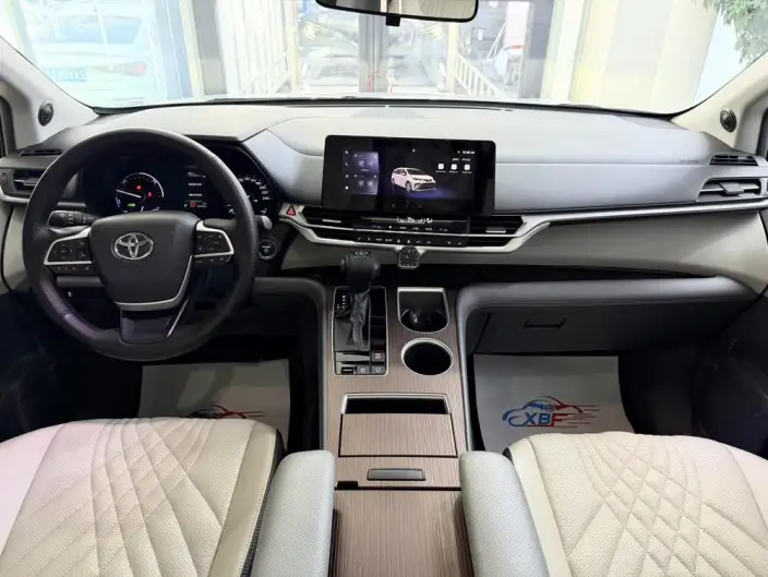 Granvia 2024 Model Intelligent Hybrid 2.5L 2WD Comfort Edition – фото 9