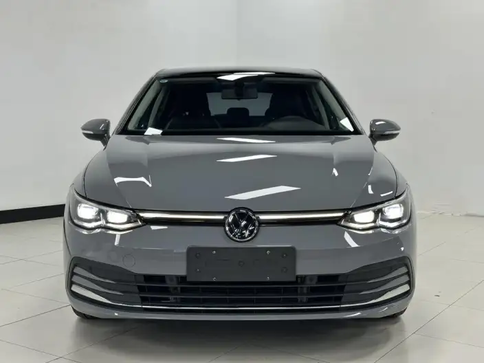 Volkswagen Golf 2023 Model 280TSI DSG Pro – фото 2
