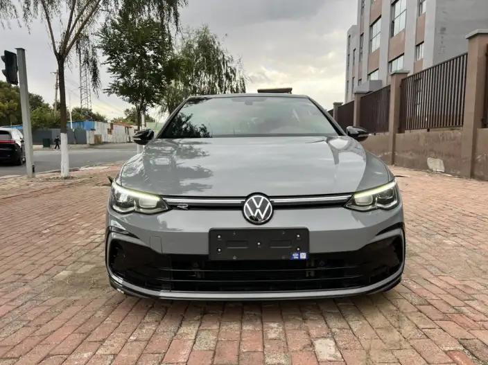 Volkswagen Golf 2023 Model 280TSI DSG R-Line Lite – фото 2