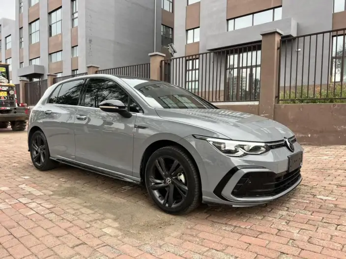Volkswagen Golf 2023 Model 280TSI DSG R-Line Lite – фото 3