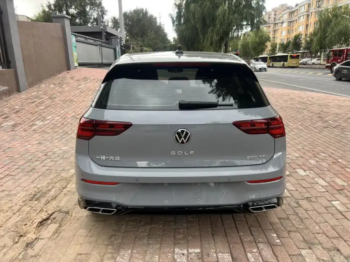 Volkswagen Golf 2023 Model 280TSI DSG R-Line Lite – фото 5