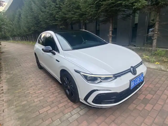 Volkswagen Golf 2023 Model 280TSI DSG R-Line – фото 3