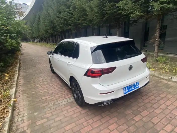 Volkswagen Golf 2023 Model 280TSI DSG R-Line – фото 4