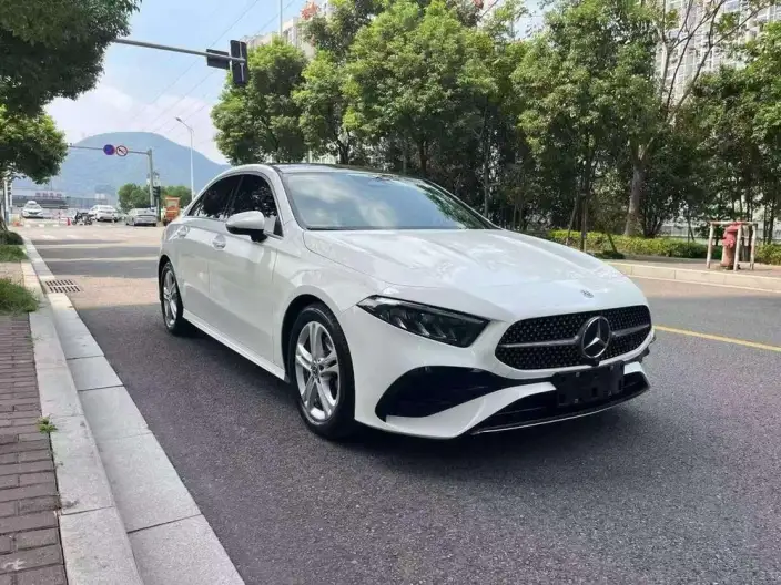 Mercedes-Benz A-class 2023 Model A 180 L – фото 3