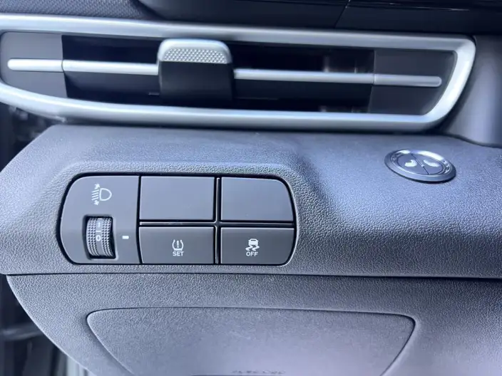 Hyundai Ioniq 2023 Model 1.5L CVT GLX Elite Edition – фото 9