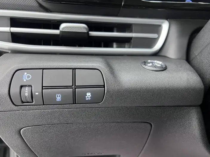 Hyundai Ioniq 2023 Model 1.5L CVT GLX Elite Edition – фото 8