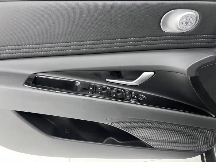 Hyundai Ioniq 2023 Model 1.5L CVT GLX Elite Edition – фото 9