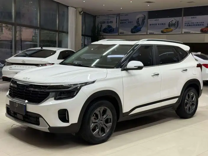 Kia Seltos 2023 Model 1.5L IVT Deluxe Edition – фото 1