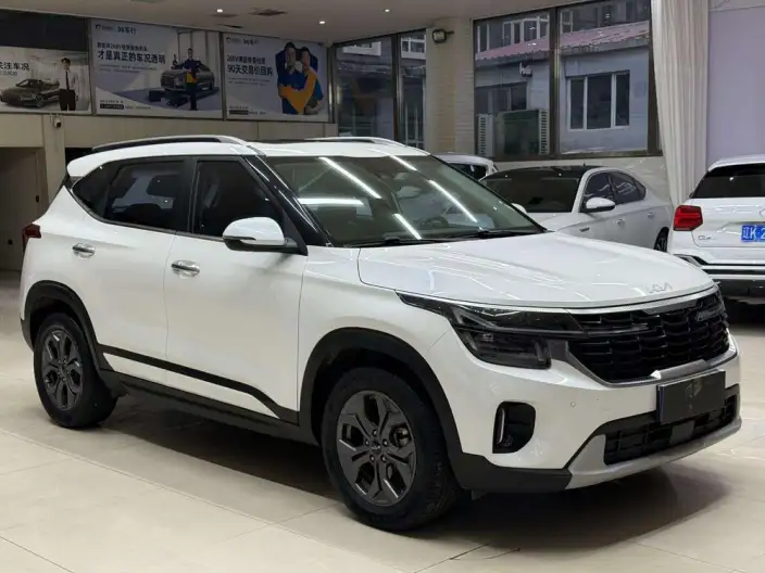 Kia Seltos 2023 Model 1.5L IVT Deluxe Edition – фото 3