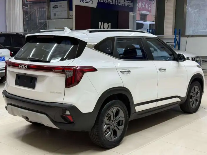 Kia Seltos 2023 Model 1.5L IVT Deluxe Edition – фото 6