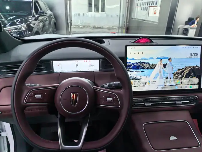HONGQI HS6 PHEV 2026 Model 240 Smart Hybrid Edition – фото 7