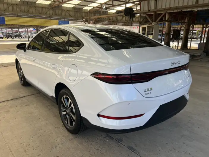 BYD Qin PLUS DM 2026 Model DM-i 210KM Enterprising Model – фото 4