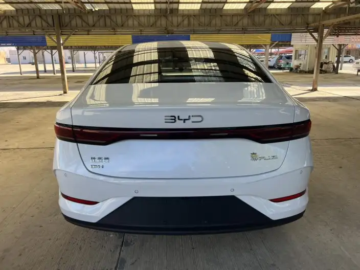 BYD Qin PLUS DM 2026 Model DM-i 210KM Enterprising Model – фото 5