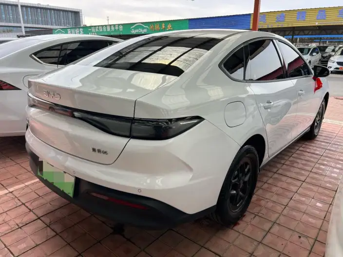 BYD Seal 05DM 2026 Model DM-i 128KM Luxury Model – фото 6