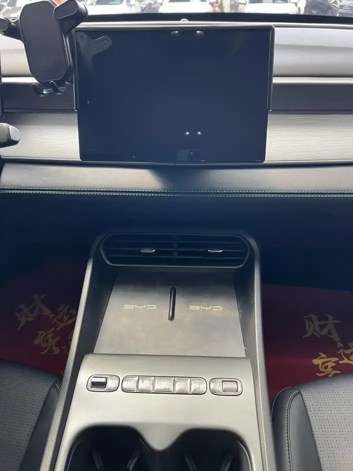 BYD Seal 05DM 2026 Model DM-i 128KM Luxury Model – фото 8