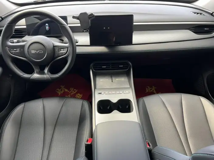 BYD Seal 05DM 2026 Model DM-i 128KM Luxury Model – фото 9