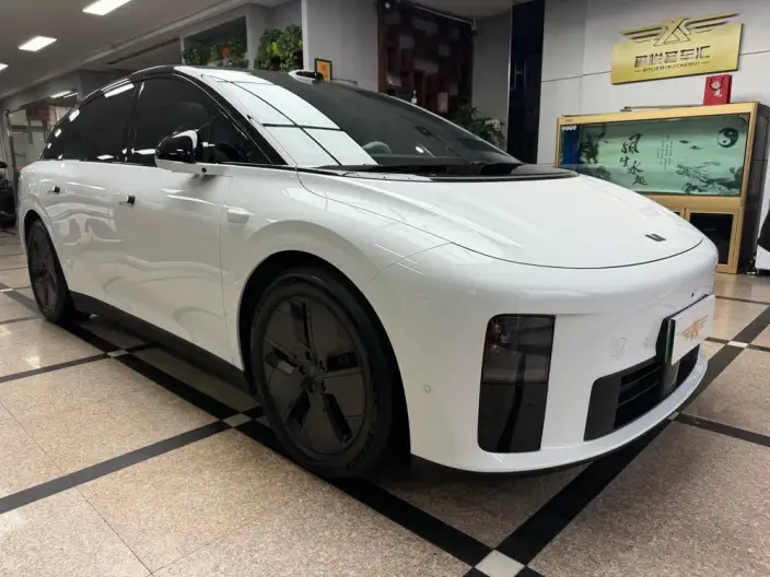 Li Auto i6 2025 Model 2WD Standard Edition – фото 3