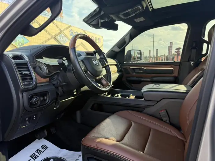 RAM Trucks 2022 Model 5.7L Automatic 4WD 5 seat Parallel Imported – фото 9