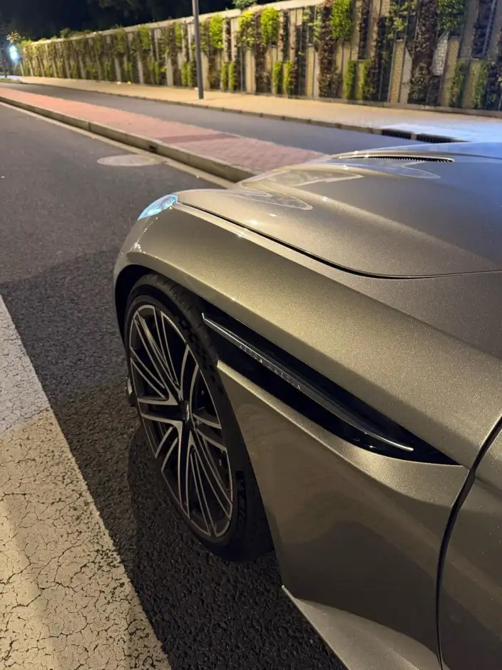 Aston Martin DB12 2024 Model 4.0T V8 Coupe – фото 6